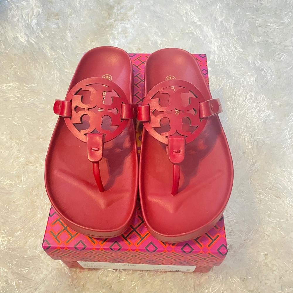Brand new! Tory Burch miller cloud Sandler in Tory Red